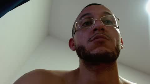   online show from April 11, 8:46 pm