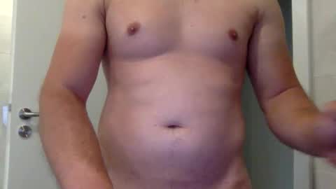 marcwholoves26 online show from May 5, 9:28 am