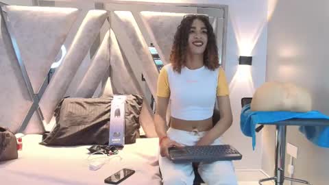 marfilastrom online show from October 17, 8:00 pm