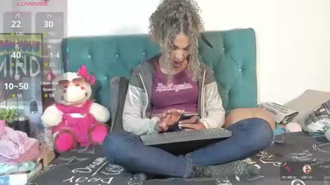 Snapshot of marfilastrom chatting on June 17, 2:47 am marfilastrom online show from June 17, 2:47 am