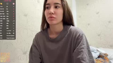 Snapshot of margaretawieczorek chatting on June 24, 2:21 am Emily online show from June 24, 2:21 am