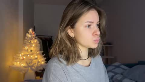 Snapshot of margaretstrein chatting on December 15, 5:44 am Alex and Jane online show from December 15, 5:44 am