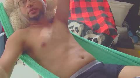 Snapshot of margaritoround3 chatting on December 4, 3:43 pm margaritoround3 online show from December 4, 3:43 pm