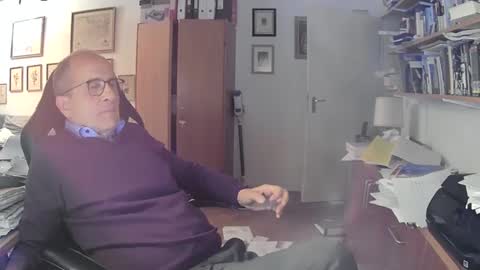 Snapshot of marginalie chatting on January 1, 4:29 pm marginalie online show from January 1, 4:29 pm