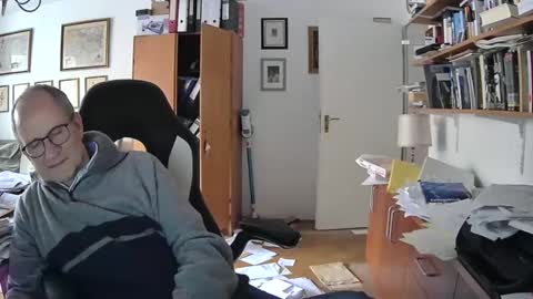 Snapshot of marginalie chatting on February 16, 1:49 pm marginalie online show from February 16, 1:49 pm