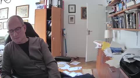 Snapshot of marginalie chatting on February 20, 10:05 am marginalie online show from February 20, 10:05 am