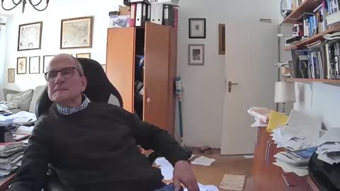 Snapshot of marginalie chatting on March 5, 12:33 pm marginalie online show from March 5, 12:33 pm