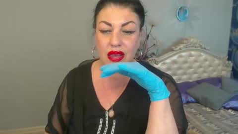 margokinglady online show from May 16, 7:05 am