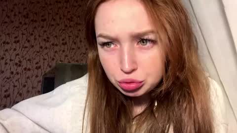 Chloe online show from March 5, 3:41 pm