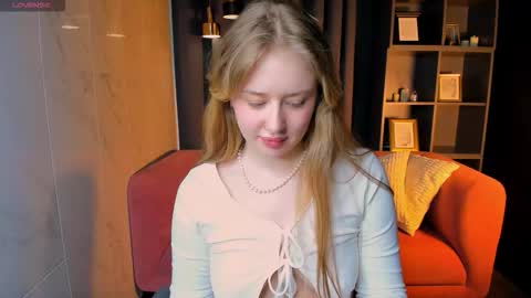 Snapshot of margoprettymoon chatting on March 1, 1:24 pm Margo online show from March 1, 1:24 pm