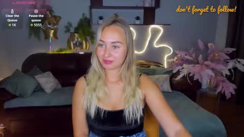 Snapshot of margosugar chatting on October 16, 6:36 am MargoSugar online show from October 16, 6:36 am