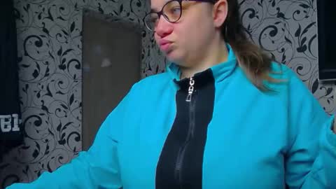 Snapshot of margosweet777 chatting on November 17, 8:09 am margosweet777 online show from November 17, 8:09 am