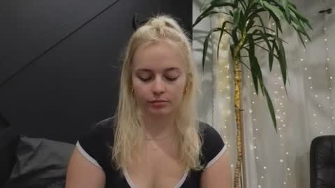 margot_robbie7 online show from January 3, 12:54 am