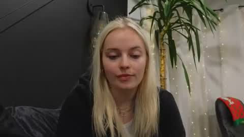 margot_robbie7 online show from January 14, 5:19 am