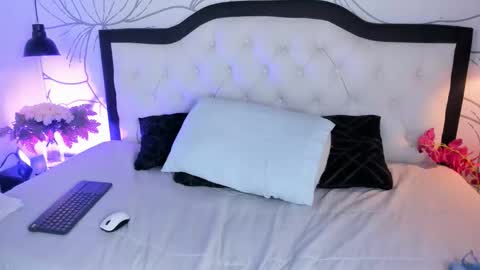 Snapshot of margot_smith chatting on February 5, 12:54 pm Margot online show from February 5, 12:54 pm