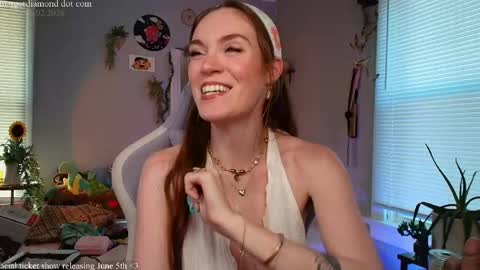 Snapshot of margotdiamond chatting on June 2, 10:56 pm online show from June 2, 10:56 pm