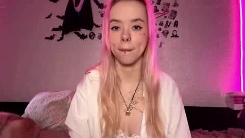 Snapshot of margueritatubman chatting on December 16, 12:21 pm Sofia online show from December 16, 12:21 pm