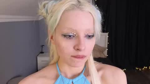 Snapshot of mari_clay chatting on February 18, 12:23 pm Milena online show from February 18, 12:23 pm