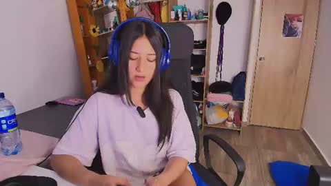 Snapshot of mari_mar69 chatting on July 24, 11:19 am mari_mar69 online show from July 24, 11:19 am
