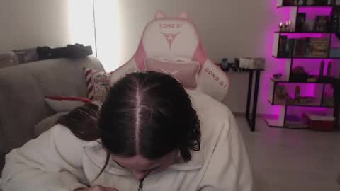 mari moore online show from December 14, 5:40 pm