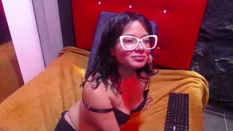 maria07lopez_ online show from March 6, 8:27 pm