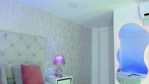 Maria Angel  online show from March 18, 4:15 am