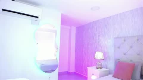 Snapshot of maria_angel01 chatting on June 19, 11:41 pm Maria Angel online show from June 19, 11:41 pm