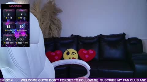 Snapshot of maria_mendoza chatting on January 29, 9:44 am Maria online show from January 29, 9:44 am