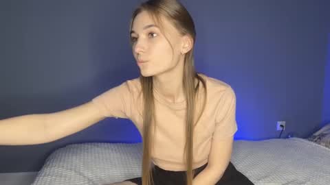 Snapshot of maria_plaudice chatting on February 21, 11:44 am maria online show from February 21, 11:44 am