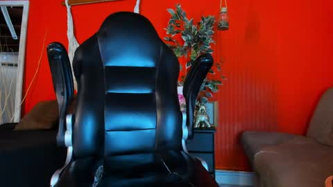 maria_turner1 online show from May 23, 1:59 pm