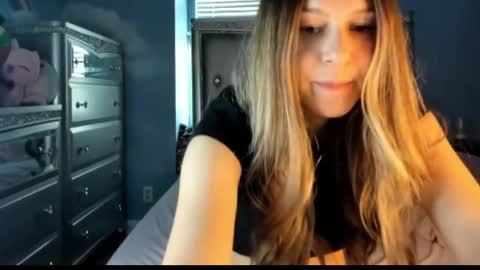 Pinkkitty online show from April 8, 12:10 am