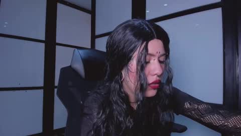 Snapshot of mariam_noir chatting on October 31, 7:04 pm mariam_noir online show from October 31, 7:04 pm