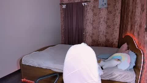 Snapshot of mariamilkis chatting on May 13, 7:00 pm Maria online show from May 13, 7:00 pm