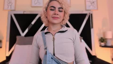 Snapshot of marian_pinzon chatting on September 11, 2:44 am Marian online show from September 11, 2:44 am