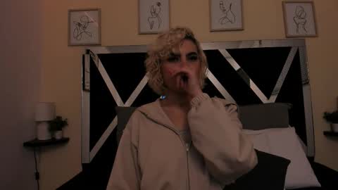 Snapshot of marian_pinzon chatting on September 16, 2:34 am Marian online show from September 16, 2:34 am