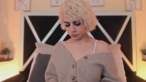 Marian online show from December 5, 2:42 am