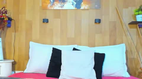 Mariana Angel online show from February 14, 11:40 am