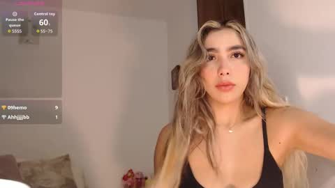 Mariana online show from October 8, 1:14 am