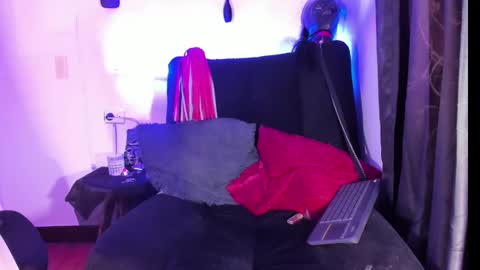 mariana_fadulf_ online show from January 3, 1:03 pm