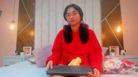 Snapshot of marianaa_torress chatting on November 10, 2:05 pm Mariana online show from November 10, 2:05 pm