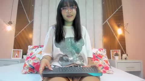 Snapshot of marianaa_torress chatting on November 14, 2:27 pm Mariana online show from November 14, 2:27 pm