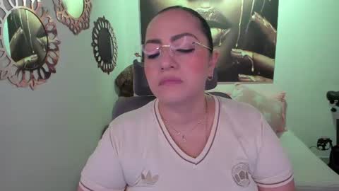 Snapshot of marianalopez81 chatting on June 23, 10:30 pm Mariana Lopez online show from June 23, 10:30 pm