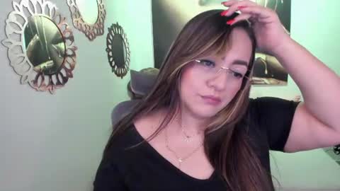 Snapshot of marianalopez81 chatting on June 28, 1:44 am Mariana Lopez online show from June 28, 1:44 am