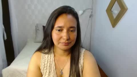 Snapshot of marianasantana_ chatting on February 2, 9:57 pm Im Mariana online show from February 2, 9:57 pm
