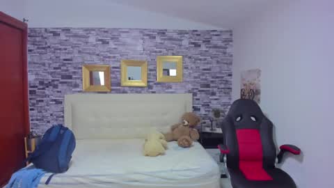 Snapshot of marianaxxx__ chatting on December 4, 8:40 pm Mariana online show from December 4, 8:40 pm