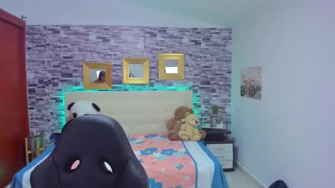 Snapshot of marianaxxx__ chatting on December 17, 10:43 pm Mariana online show from December 17, 10:43 pm
