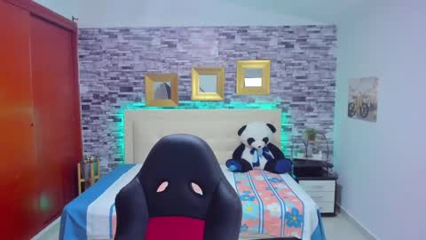 Snapshot of marianaxxx__ chatting on December 18, 8:36 pm Mariana online show from December 18, 8:36 pm