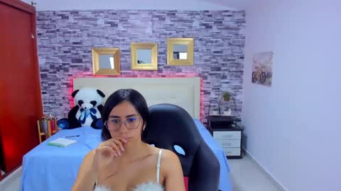 Snapshot of marianaxxx__ chatting on January 22, 1:10 am Mariana online show from January 22, 1:10 am