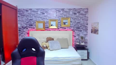 Snapshot of marianaxxx__ chatting on February 4, 12:08 am Mariana online show from February 4, 12:08 am