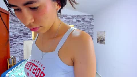 Snapshot of marianaxxx__ chatting on February 7, 12:20 am Mariana online show from February 7, 12:20 am